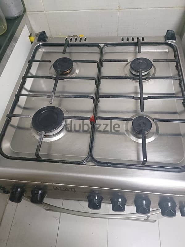 Used cooking range in good condition for sale 1