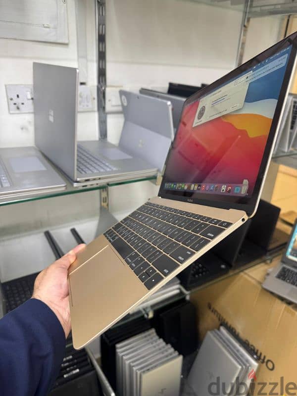 MacBook Air intel core m3 Pro gold colour ultraslim 3