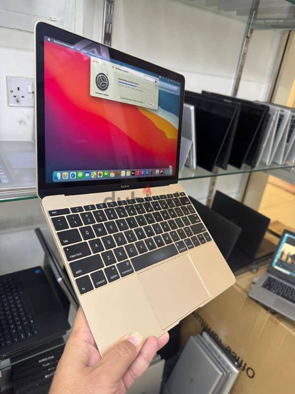 MacBook Air intel core m3 Pro gold colour ultraslim 4