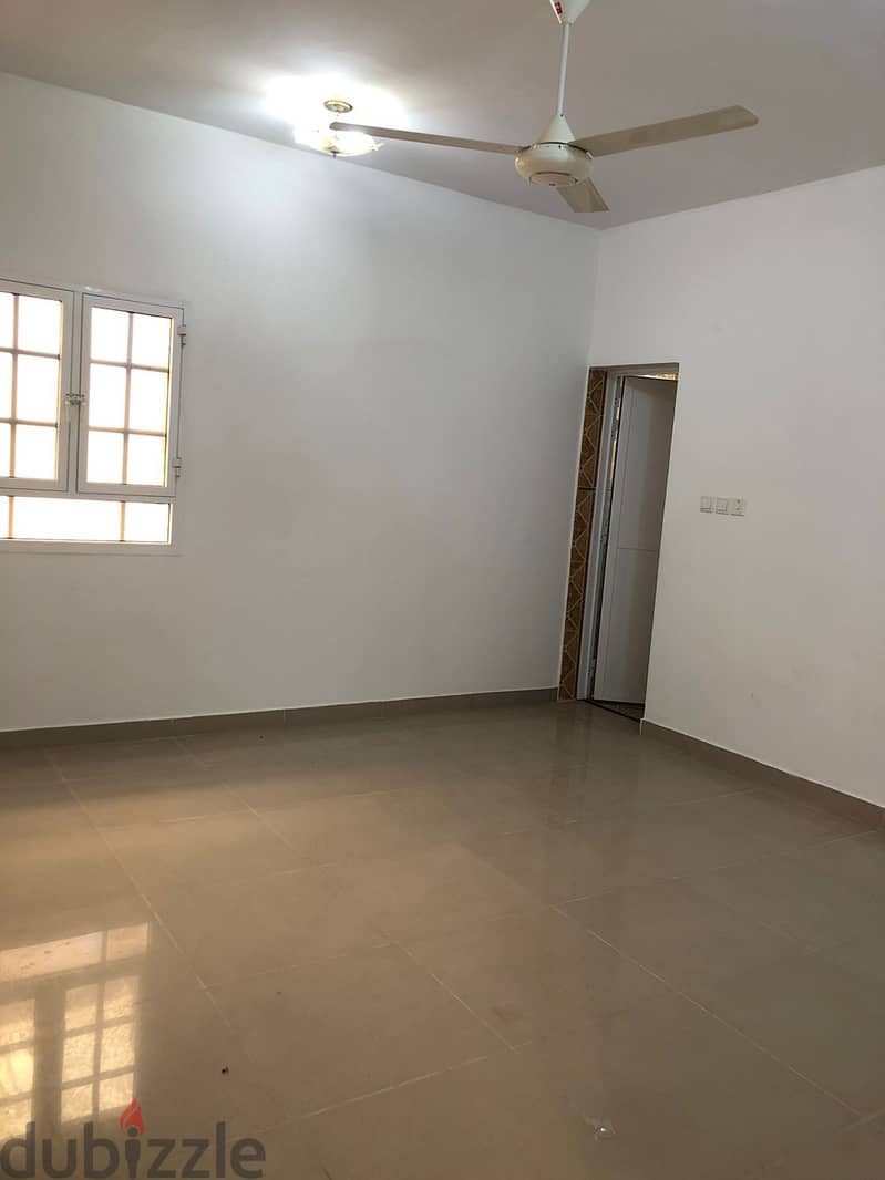 فيلا للايجار في الجفنين  Villa for rent in Al Jafnain 7