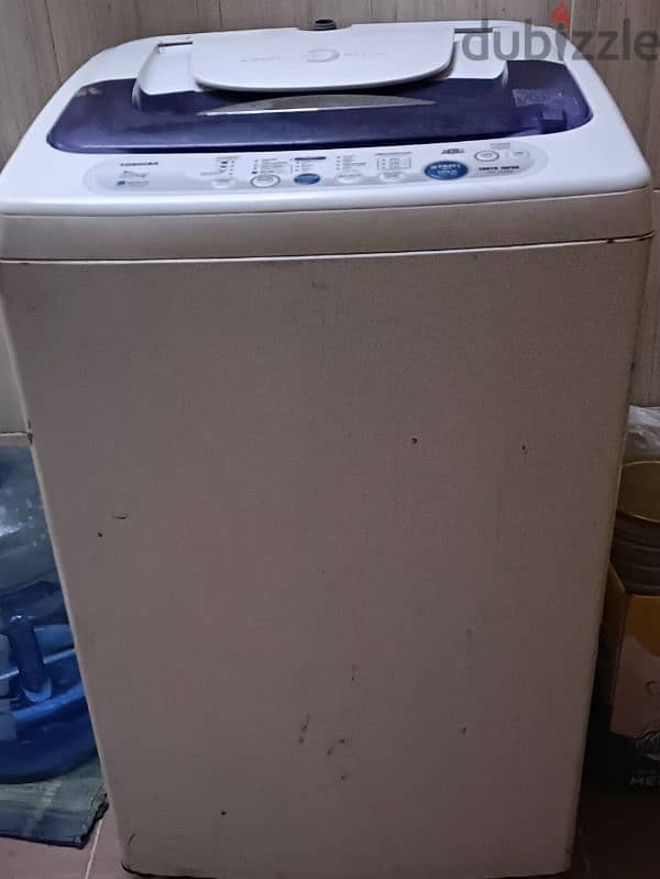 I'm selling a dishwasher machine price -40. omr 1