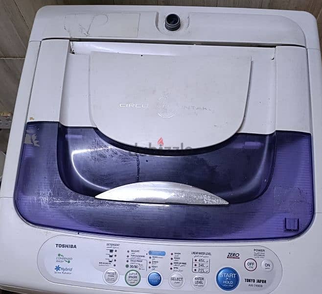 I'm selling a dishwasher machine price -40. omr 2