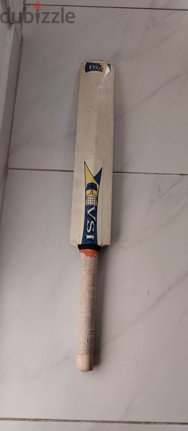 Cricket Bat and ball 0