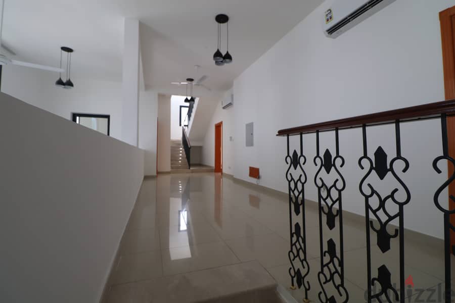 Shatti Al Qurum - 5-bedroom villa 7