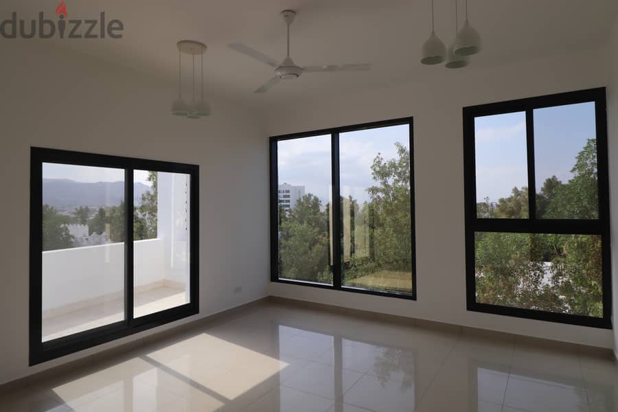 Shatti Al Qurum - 5-bedroom villa 13