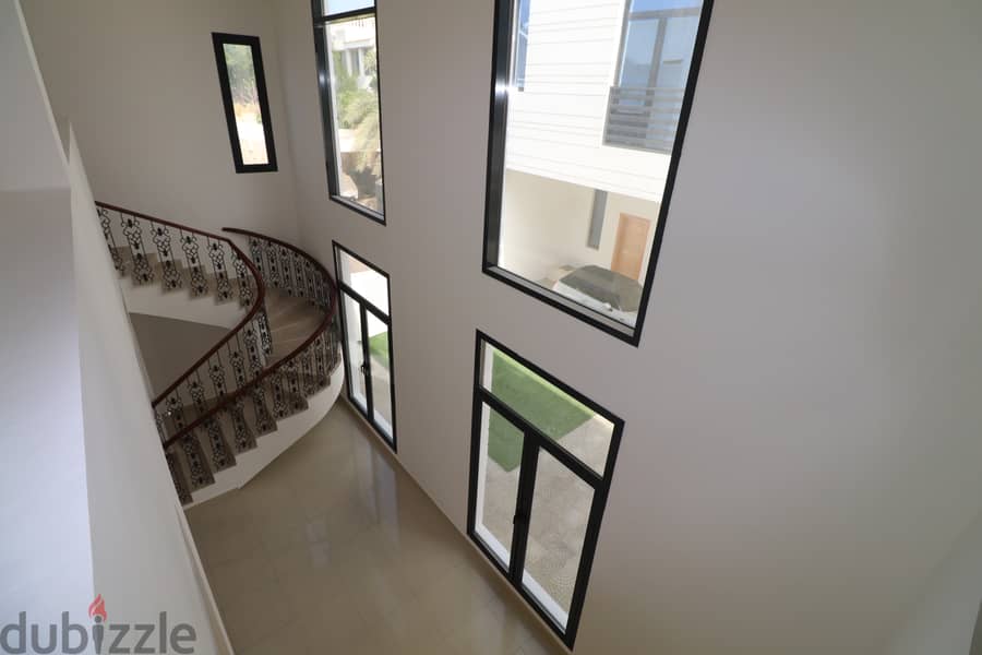 Shatti Al Qurum - 5-bedroom villa 16