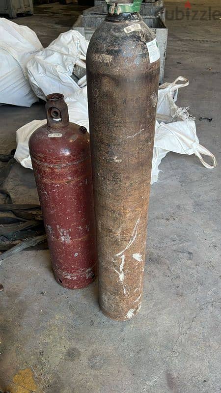 Oxygen (O2) and acetylene (C2H2) cylinder for sale 0