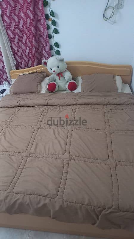 King Size Bed With Spring Mattress 1