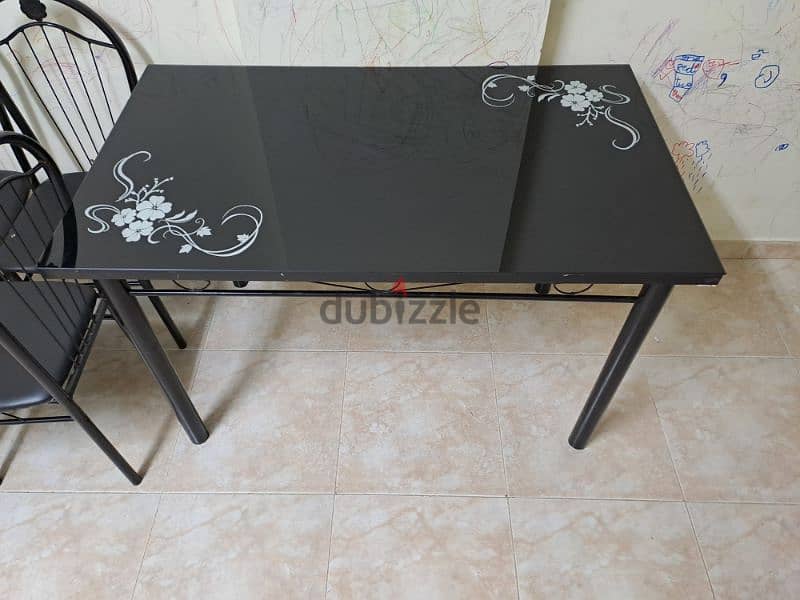 Used Dining table with 4 Chairs 0