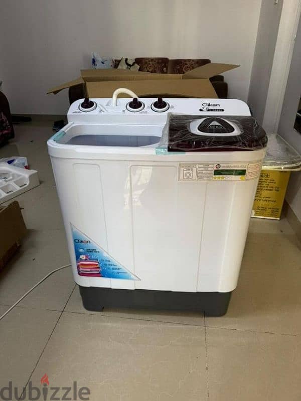 Clikon 7kg semi automatics washing machine only 3 month use. 1