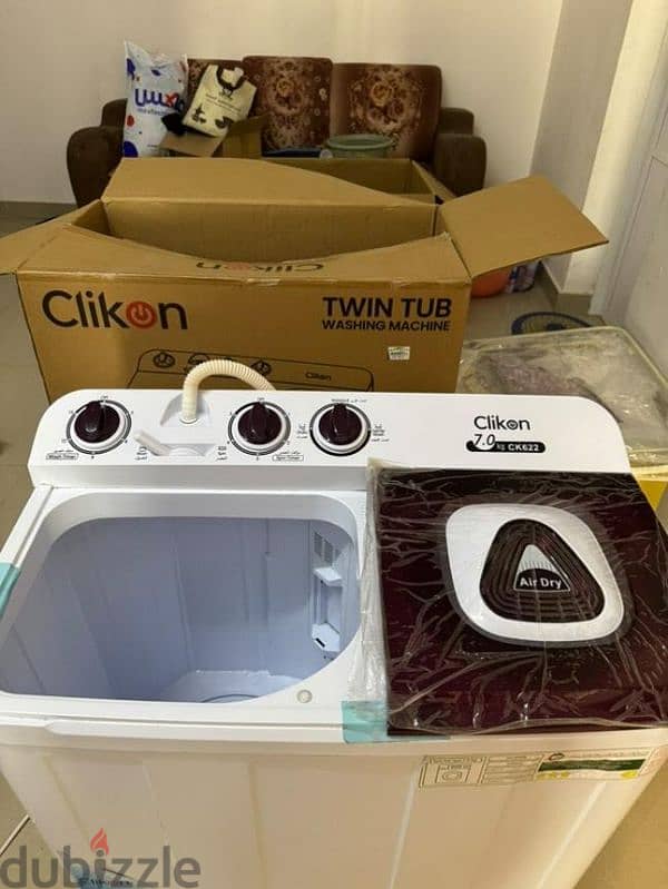 Clikon 7kg semi automatics washing machine only 3 month use. 3