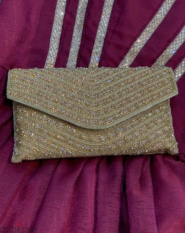 clutches مصنوعة يدوياً بحب 4