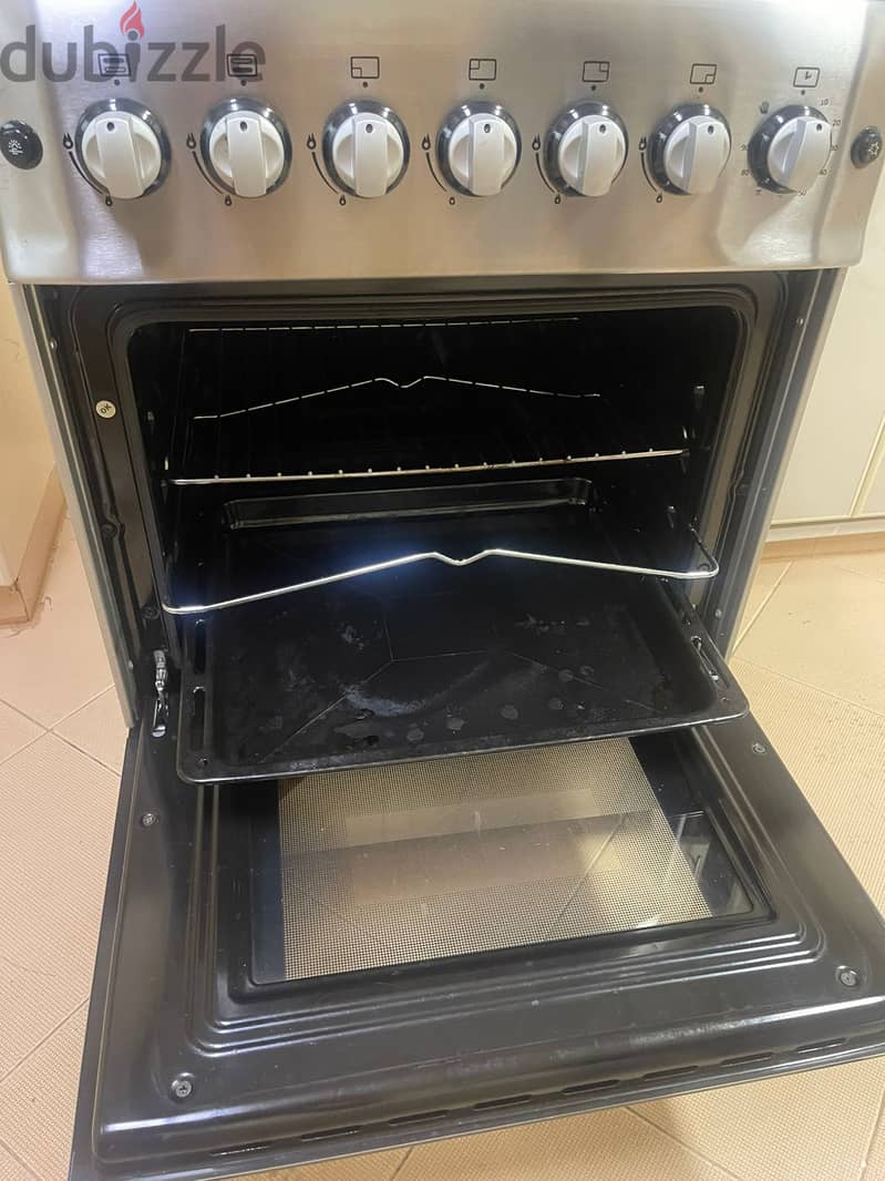 4 Hob Gas Cooker in perfect condition 1