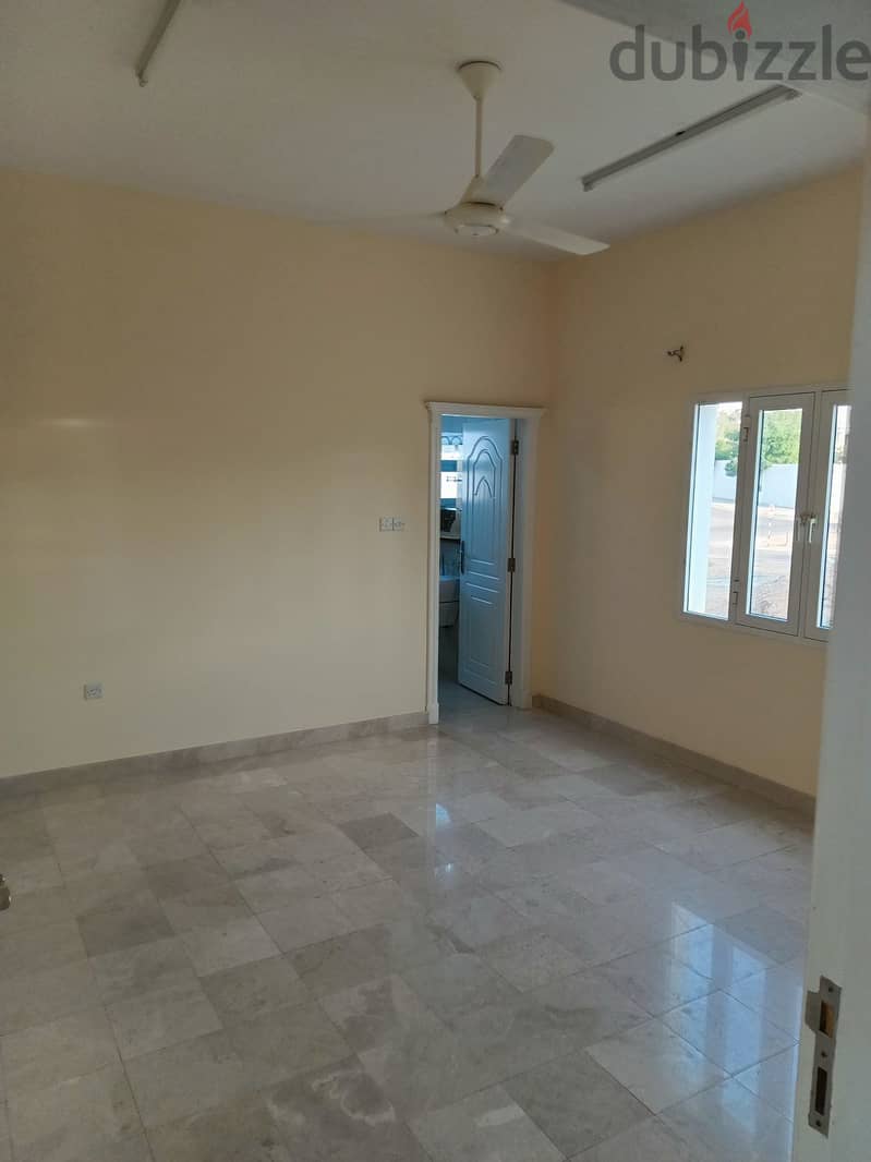 "SR-Mk-670 *For Rent: Spacious Villa in Bushar* 4