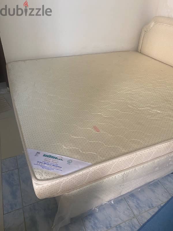 Bed With Mattress 0