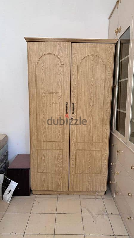 2 door cupboard 0