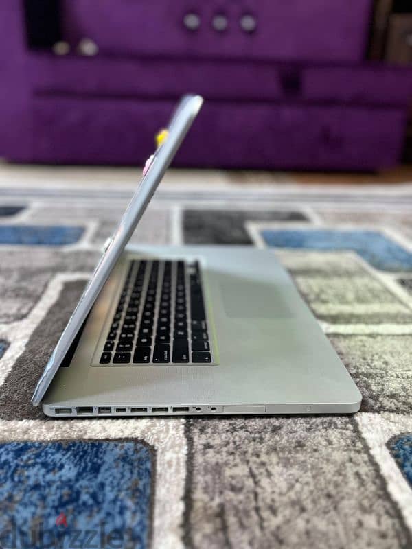 Apple Macbook Pro 500gb. 17 inch for sale or exchange 2