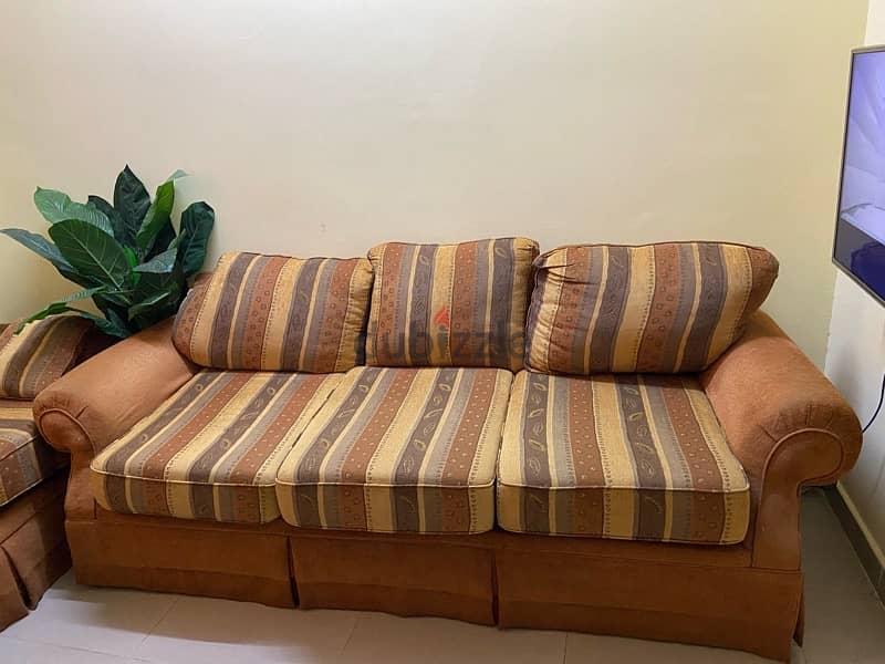 Furnitures and sofas for sale 0