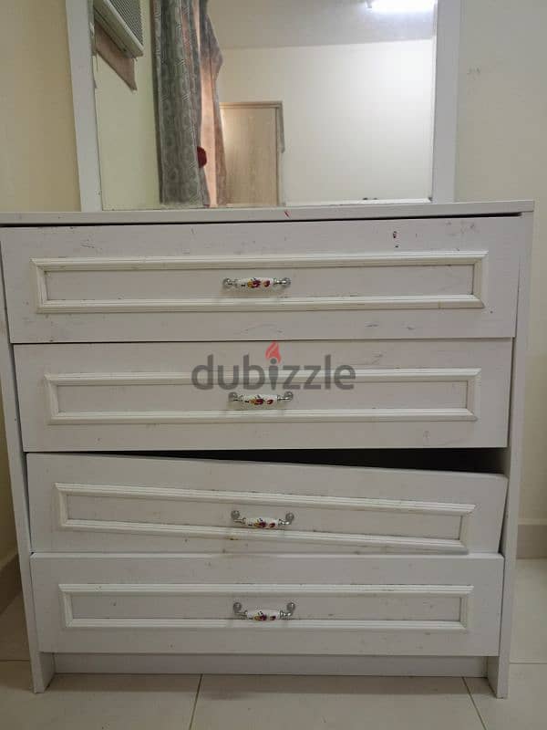 Dressing table with shelves 0