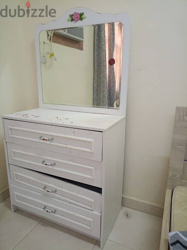 Dressing table with shelves 1