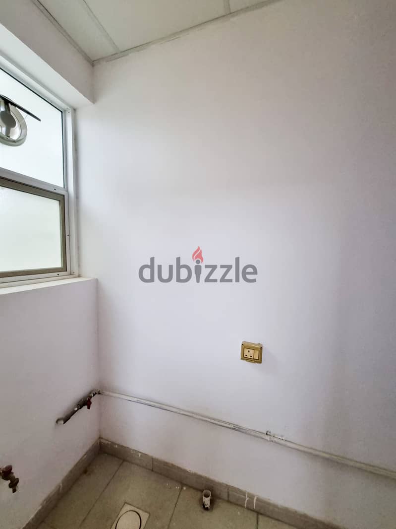 Charming 1BHK Flat for Rent in Qurum PPA231 3