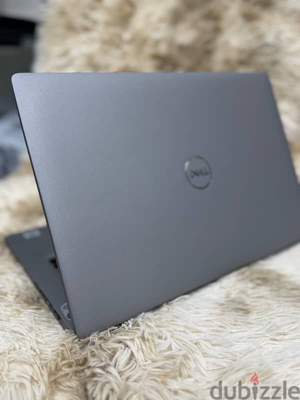 Dell 5410 core i7 10th Gen with 8gb intel HD shared Graphics 1