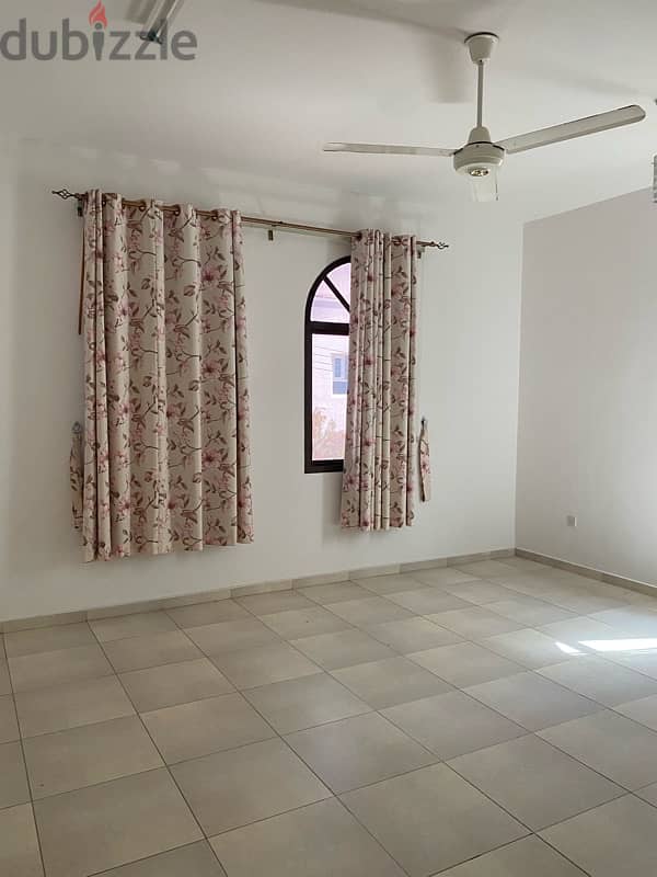 villa for rent in Qurm 10