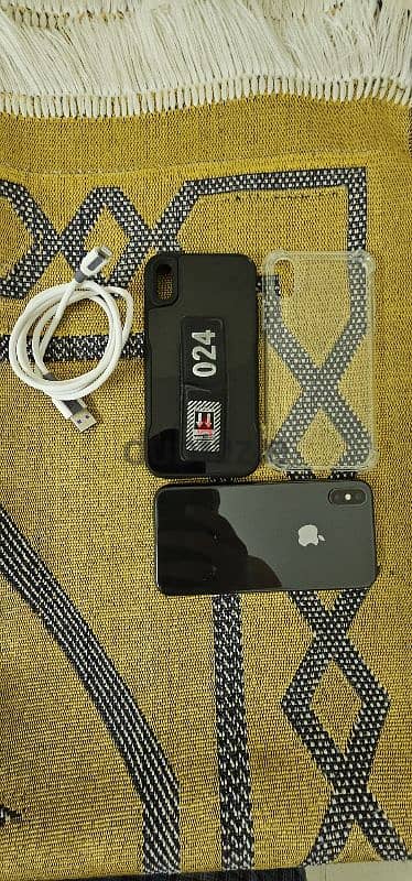 iPhone x 64 GB with accessories 0