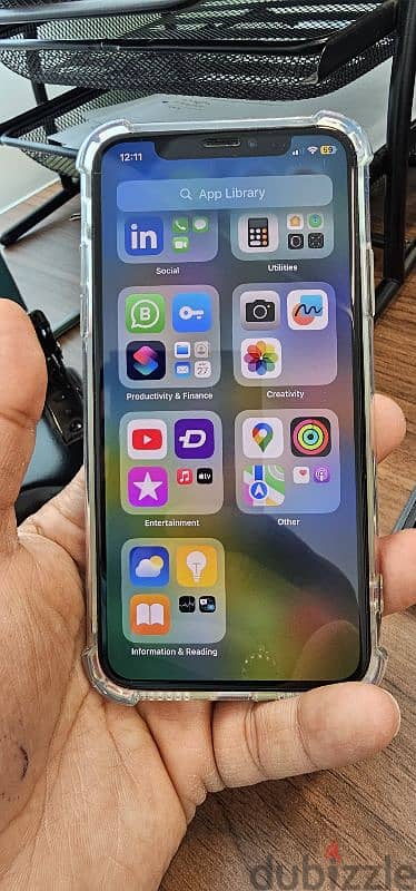 iPhone x 64 GB with accessories 1