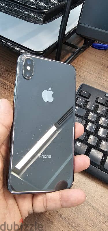 iPhone x 64 GB with accessories 2