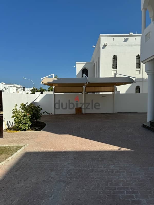 speacel villa for rent in Sarouj Qurum 2