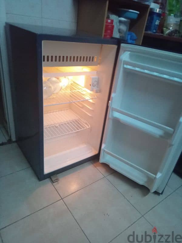 Perfect Condition Daewoo Fridge Fix Price 32 Riyal caln79146789 2