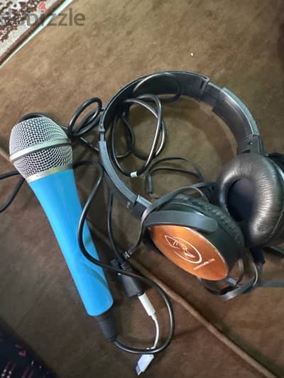 Microphone with HeadPhone