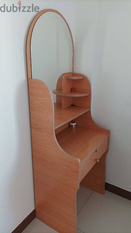 Dressing Table good condition 0