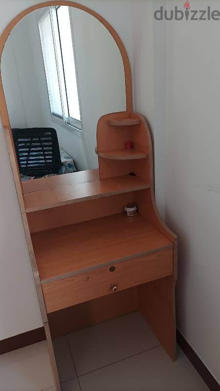 Dressing Table good condition 1