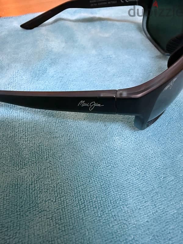 Mau jim sunglasses in mint condition 2