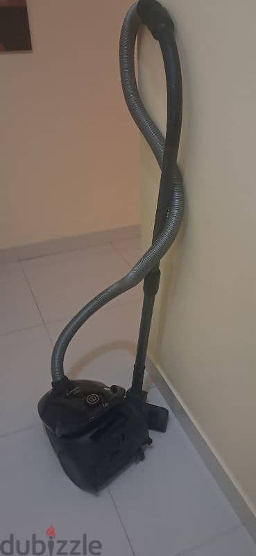 Samsung canister vacuum 2000w  for sale 0