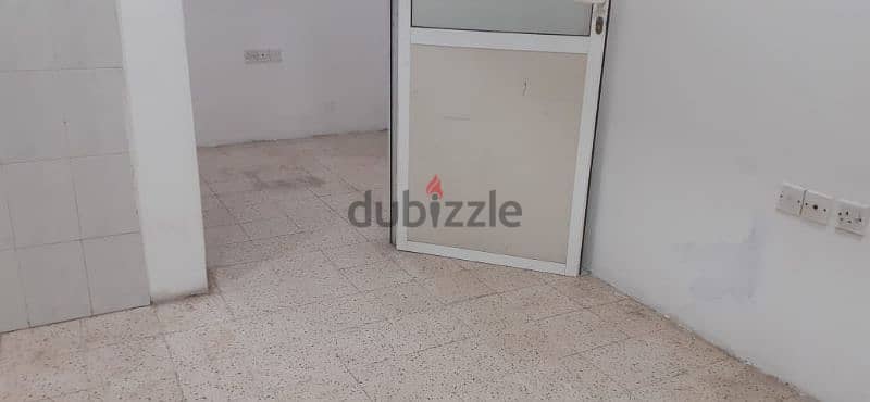 one bedroom flat with kitchen at alkhwier near zakher malli 4