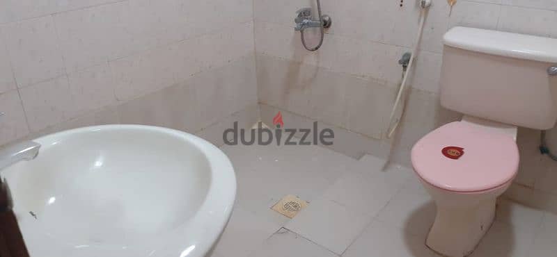 one bedroom flat with kitchen at alkhwier near zakher malli 5