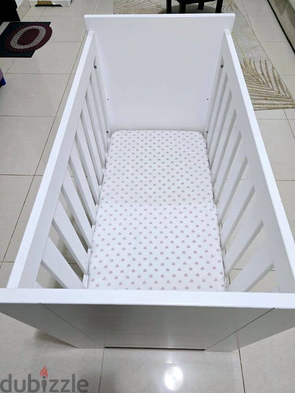 Baby Crib adjustable height 1