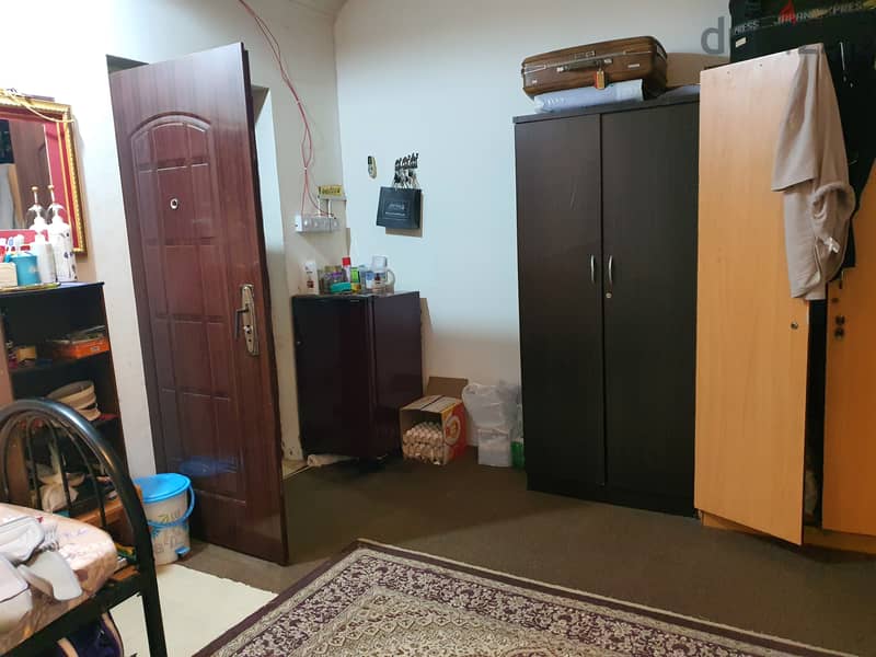 Bed space avai for rent with water elc and wifi & maintenance services 2