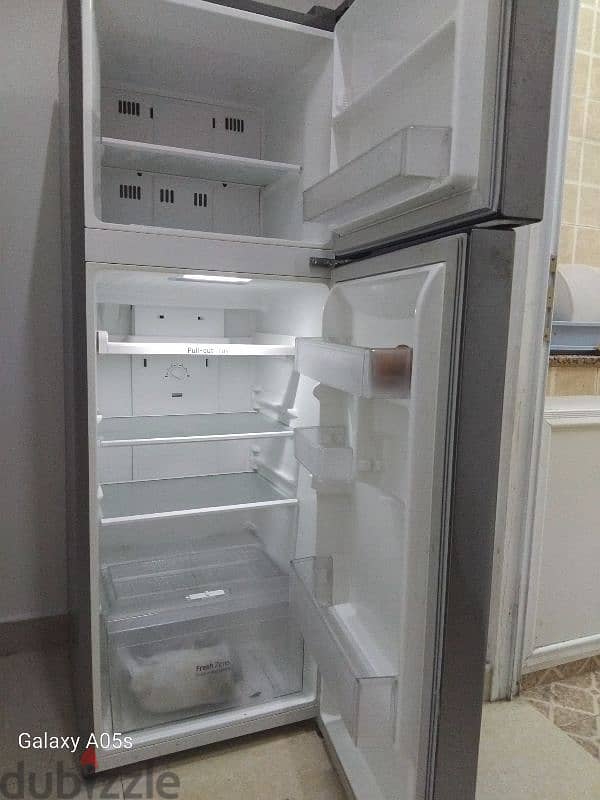 refrigerator 0