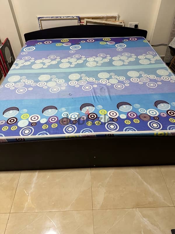 king size bed 30 omr 1