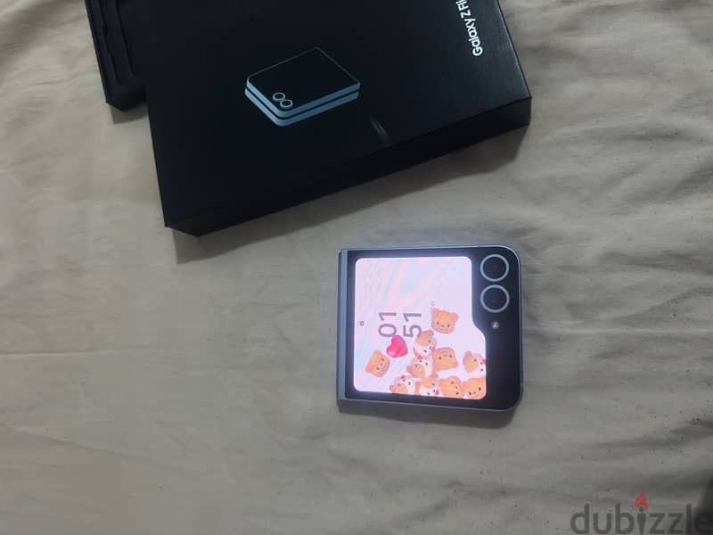 samsung z6 flip for sale , Rerly used ‘m pack piece with box 3