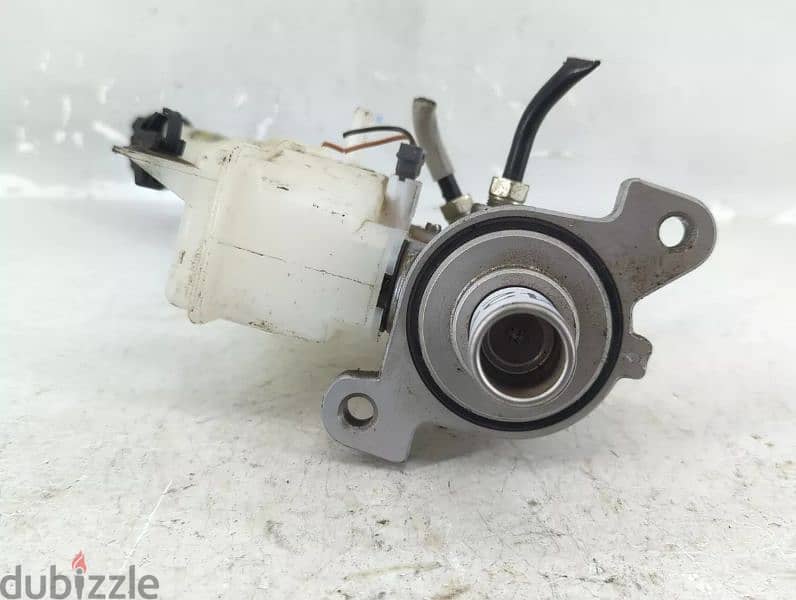 nissan sunny 2015 model brake cylinder and music box 2