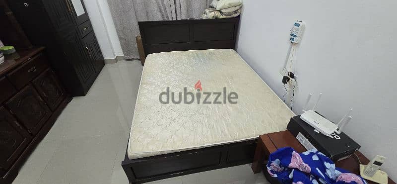 used queen size bed with mattress 1