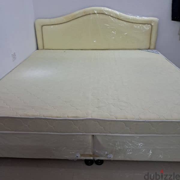 New king size diwan bed Two months old. 1