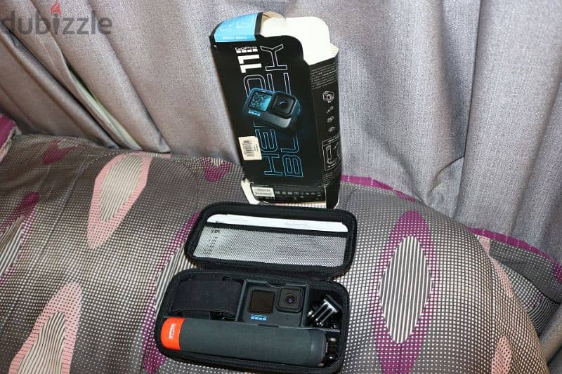 GoPro hero 11 ( special bundle) 2 times used only 2