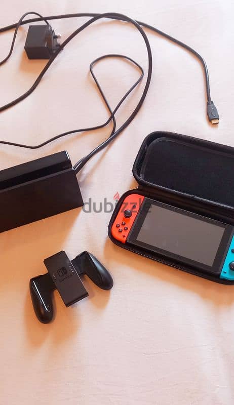 NINTENDO SWITCH AND ACCESSORIES 4