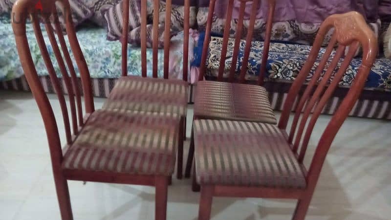 sale. dinning table and. chairs. 1